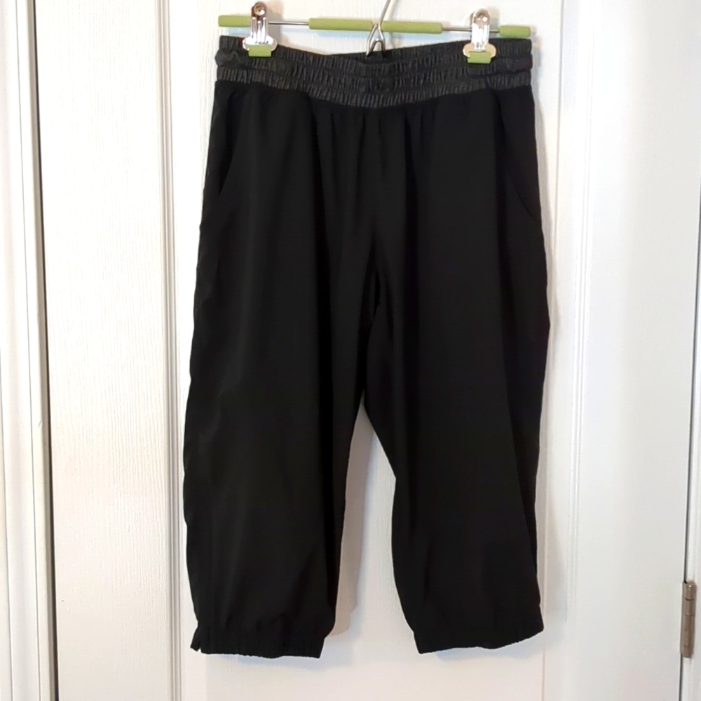 Nike Dri Fit Women's Athletic Crop